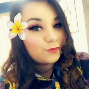 Meet your Posher, Yaneth